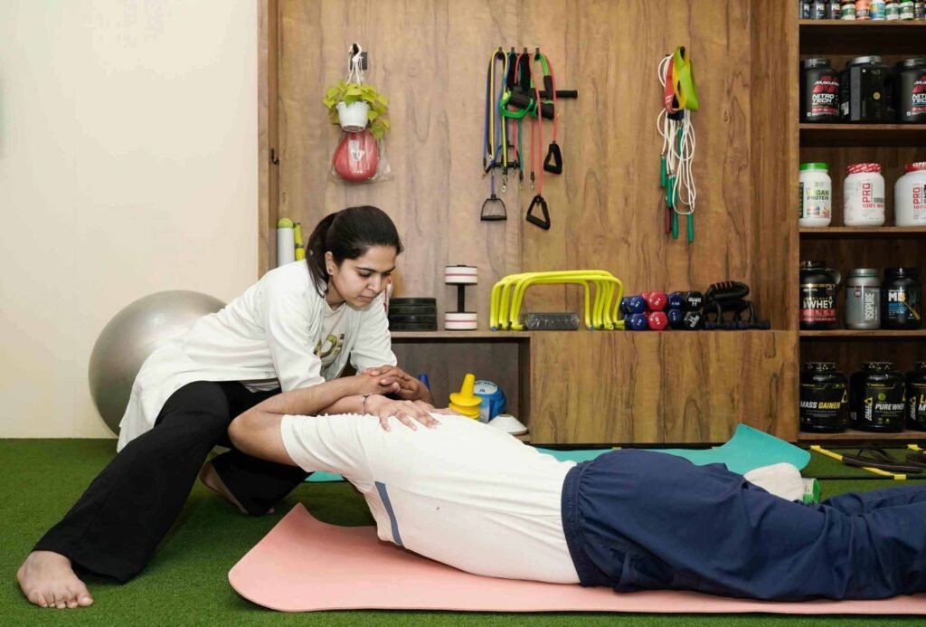 Strength and conditioning physiotherapy in Indore for improving posture and muscle strength | Dr. Kanhaiya Physiotherapy Clinic